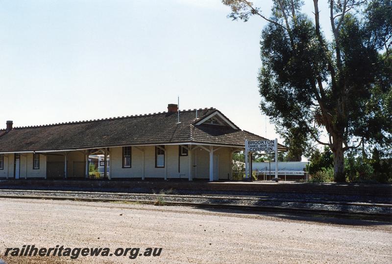 P08818
Station building, Brookton, GSR line, trackside and end view
