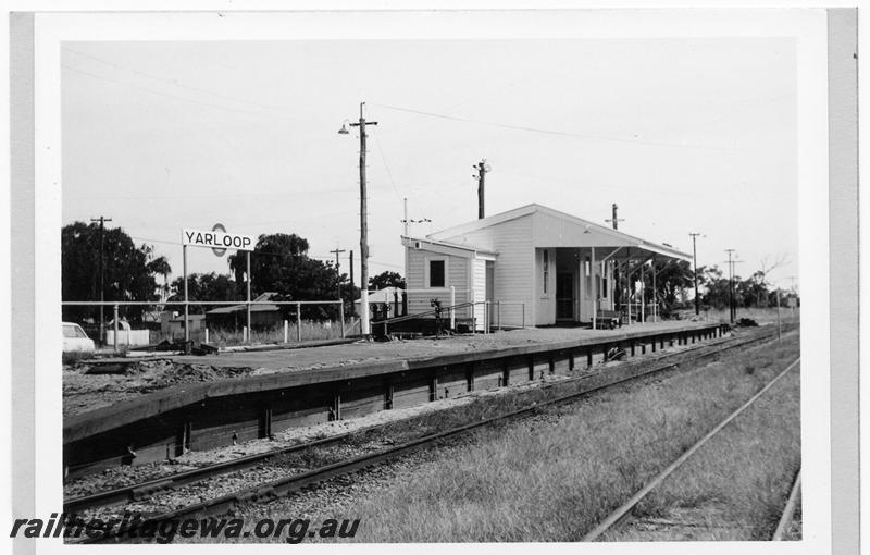 P09407
Station buildings, platform, nameboard, lever frame, Yarloop, view from rail side. SWR line.
