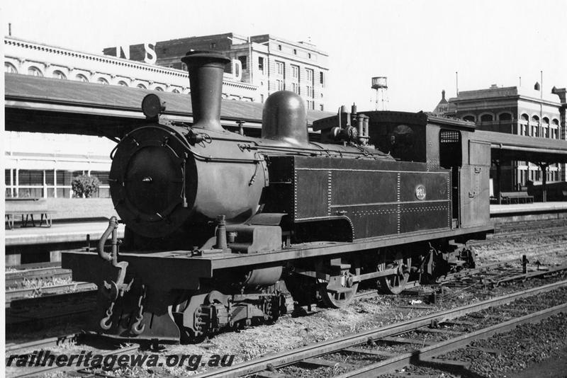 P09458
N class 201 4-4-4T, derailed at Perth station. Goggs No. 97.

