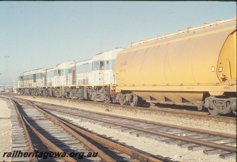 P11636
K class 208, H class 2, H class 3, grain train, Leighton yard. ER line.
