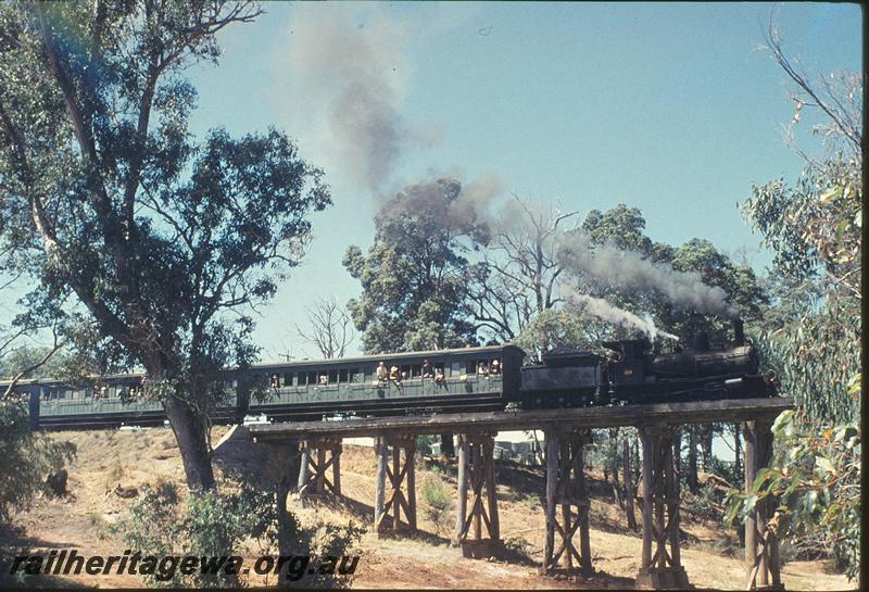 P11929
G class 123 on special train, Boyanup trestle. PP line.
