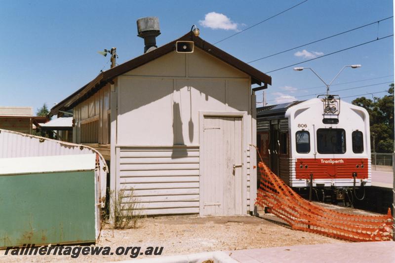 P12607
ADL class 806, relay room, Armadale station, SWR line, end views
