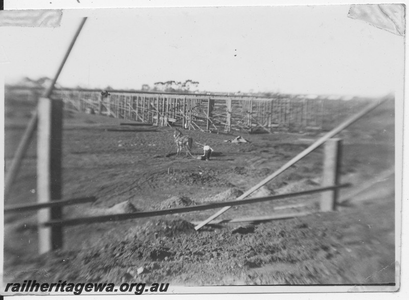 P12816
2 of 11 images of the construction of the railway dam at Kalgoorlie
