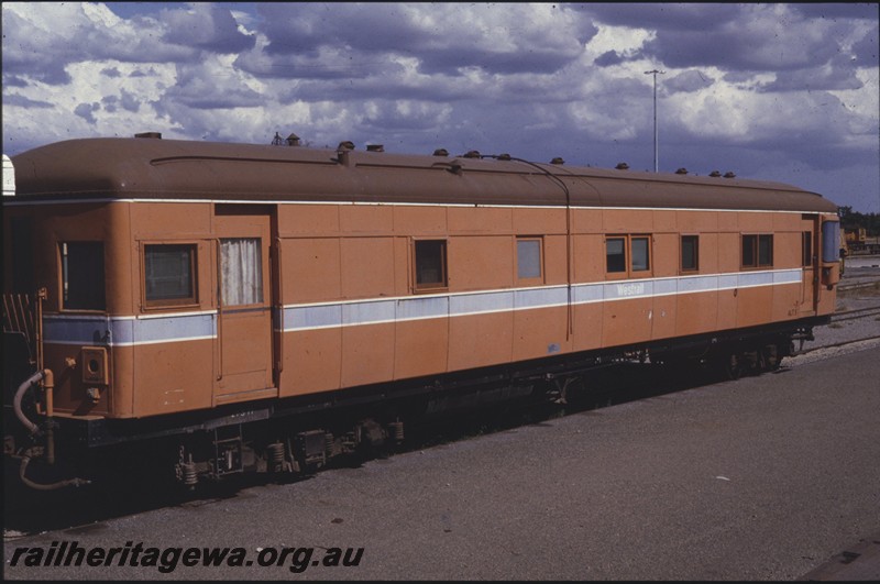 P13781
ALT class 5, ex steam railcar ASA class 445, in Westrail livery, Forrestfield, end and side view
