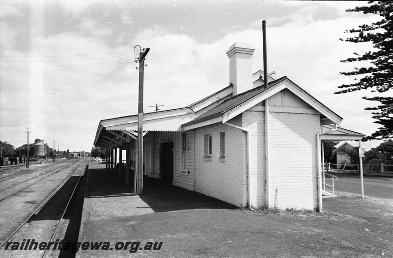 P13942
19 of 32 images of the railway and jetty precincts of Busselton, BB line, station building, end view opposite end to P13941

