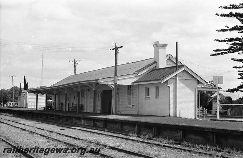 P13943
20 of 32 images of the railway and jetty precincts of Busselton, BB line, station buildings, trackside and end view
