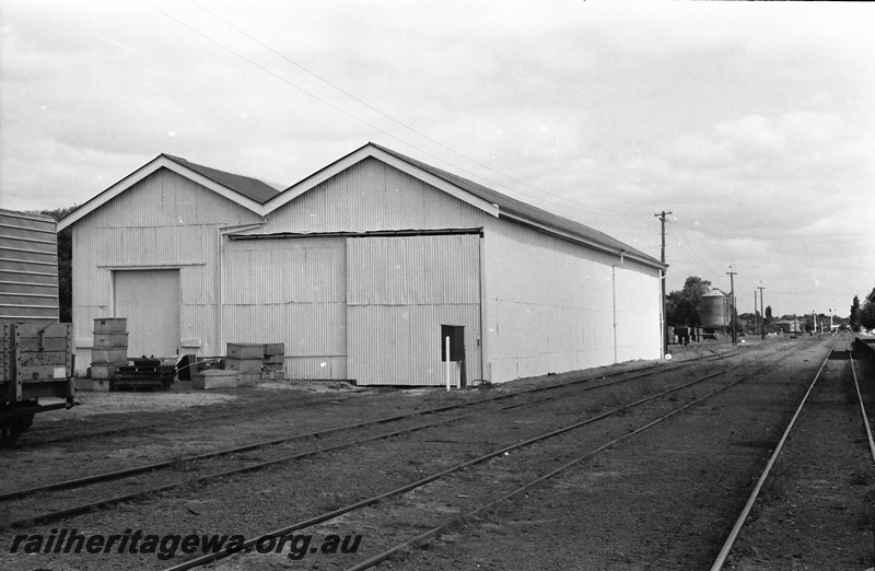 P13945
22 of 32 images of the railway and jetty precincts of Busselton, BB line, goods shed, end and trackside view
