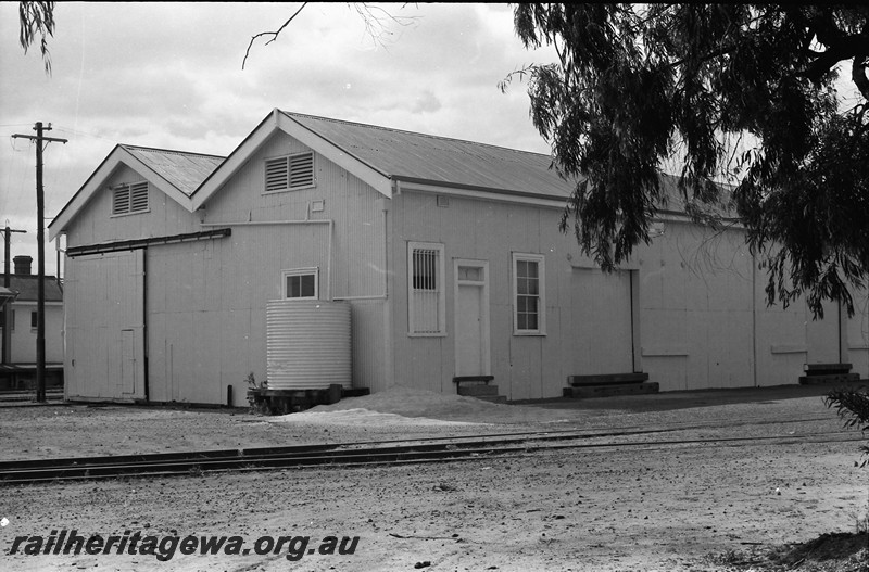 P13948
25 of 32 images of the railway and jetty precincts of Busselton, BB line, goods shed, end and rear view.

