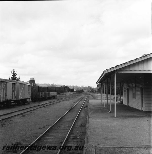 P13968
Station building, yard, Dwellingup, PN line, view along the line

