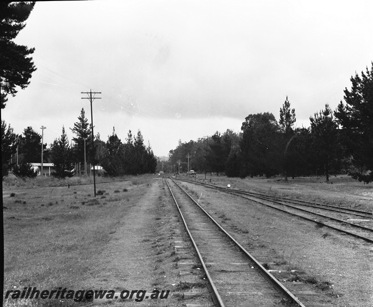 P13969
Yard with line leading to the triangle, Dwellingup, PN line, view along the line.
