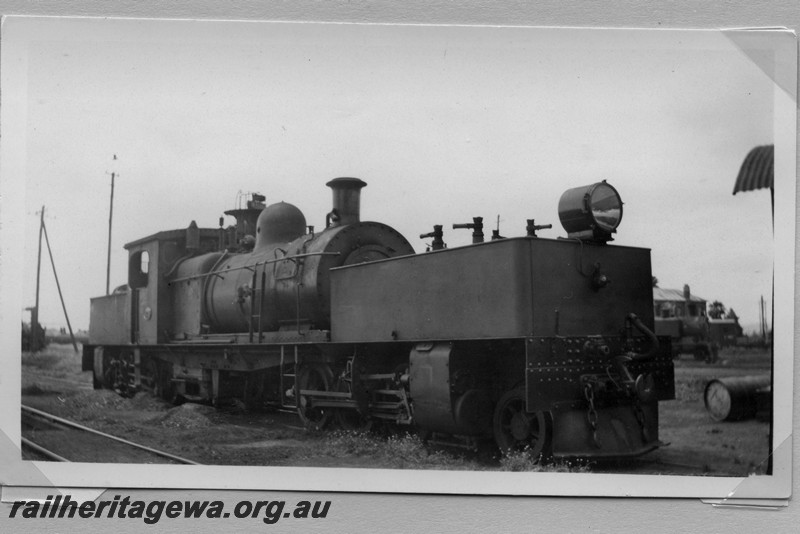 P14167
M class 428 Garratt loco, side and front view.
