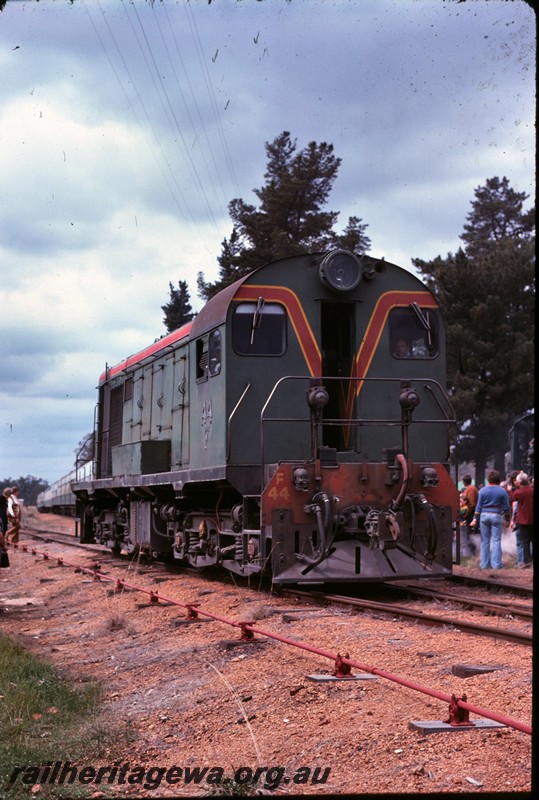 P14369
F class 44, side and front view, Dwellingup, PN line.

