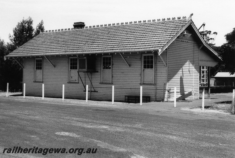 P14800
3 of 3 images of the station buildings at Quairading, YB line, main building, streetside and end view.
