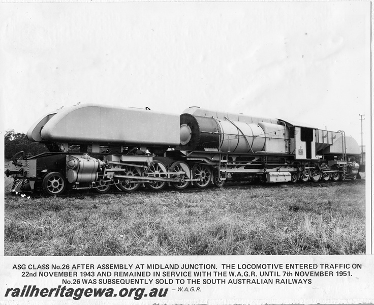 P14889
ASG class 26 Garratt articulated steam locomotive, front and side view, in photographic grey livery c. Nov 1943.
