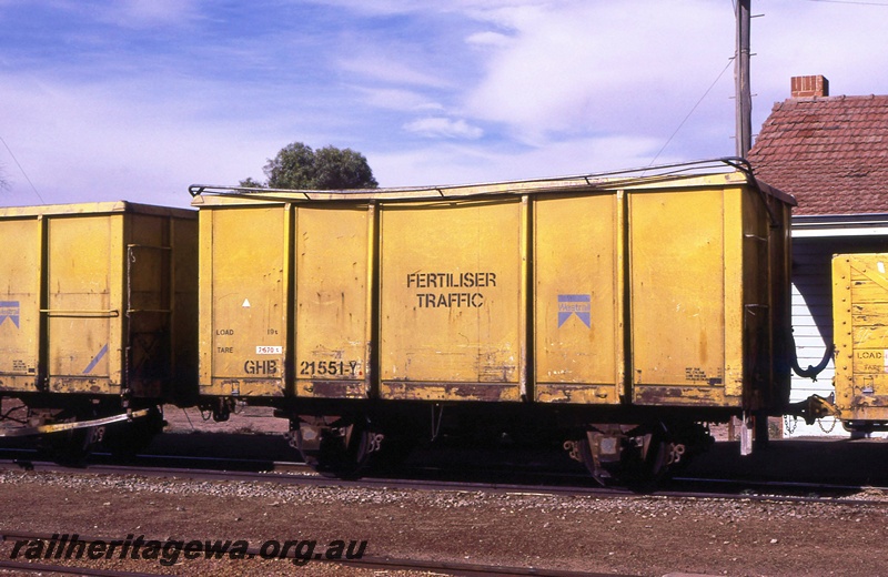 P15645
GHB class 21551-Y high sided open wagon in the all over Westrail yellow livery with 