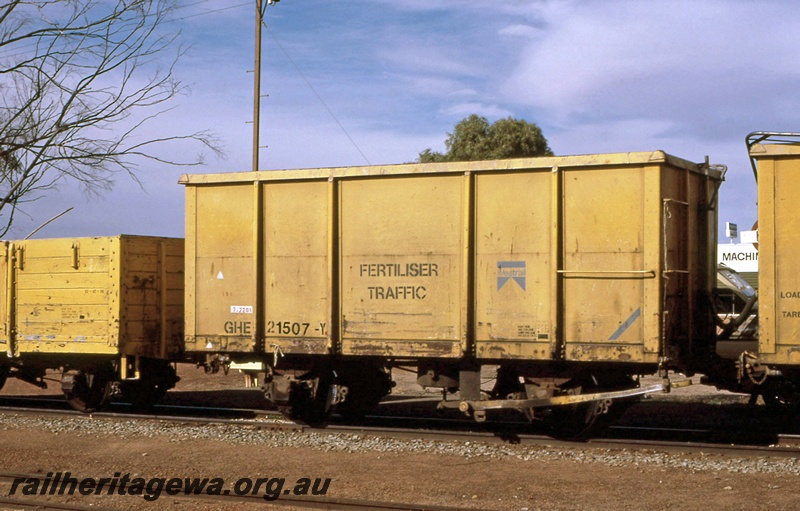 P15646
GHE class 21507-Y high sided open wagon in the all over Westrail yellow livery with 