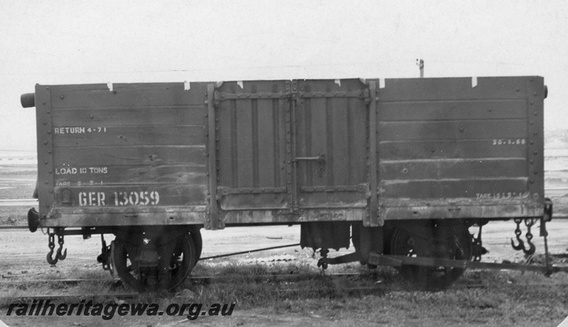 P15690
GER class 13059 later to be modified into the only all steel GE class, Rivervale, SWR line, on brake lever side view
