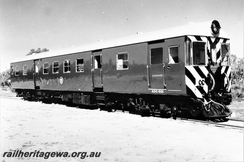 P15817
ADG class 601 railcar in the original plain green livery with black and gold chevrons on the ends, side and end view
