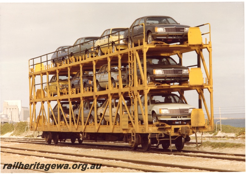 P16025
WMB class 34029, triple deck car carrier, later reclassified WMFY, loaded with motor cars, side and front view
