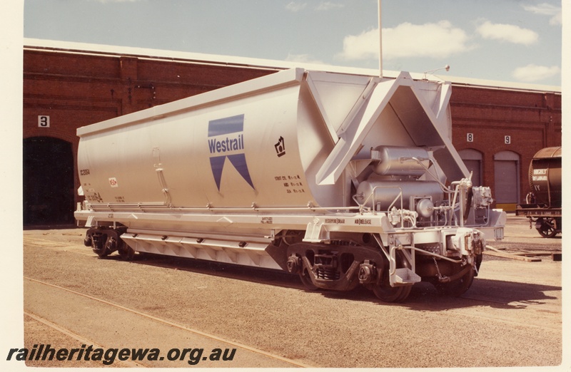 P16032
XC class 21064, bauxite hopper painted silver, Midland Workshops, side and end view
