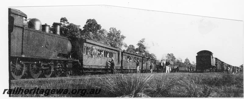 P16411
Tank loco on hike train, another tank loco hauled train, passengers reboarding, Byford, SWR line, c1934

