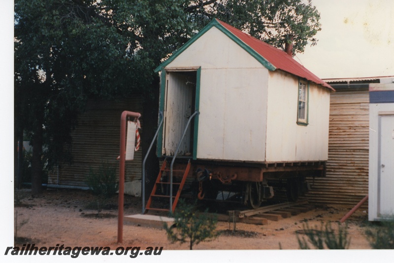 P16485
Mobile police office, mounted on wagon, preserved at Museum of the Goldfields, Kalgoorlie, end and side view
