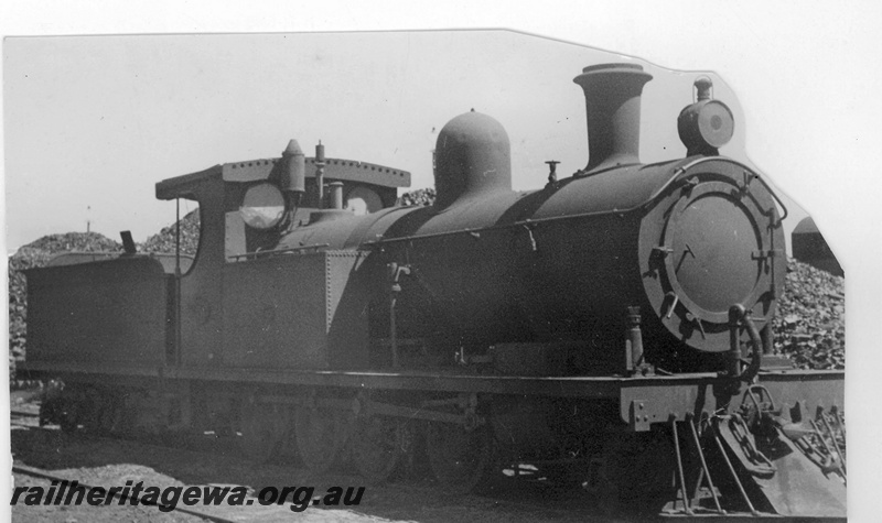 P16568
O class steam loco, side and front view
