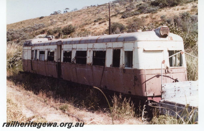 P16648
3 of 4 images of ADE class 44, in derelict condition, Albany Harbour Board, Albany, side and end view
