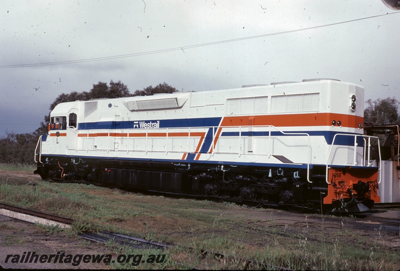P16652
L class 268, in white orange and blue livery, with Westrail tooth logo, side and end view
