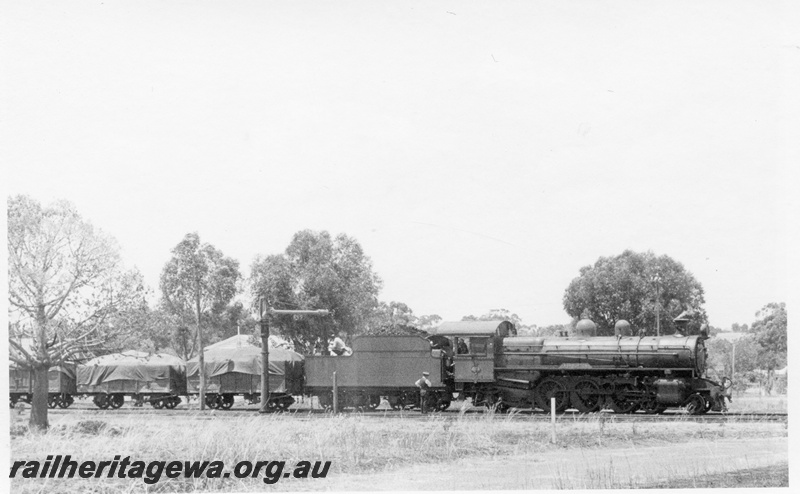 P17029
PR class 521, on No 17 goods train, at water tower, Brookton, GSR line, side view
