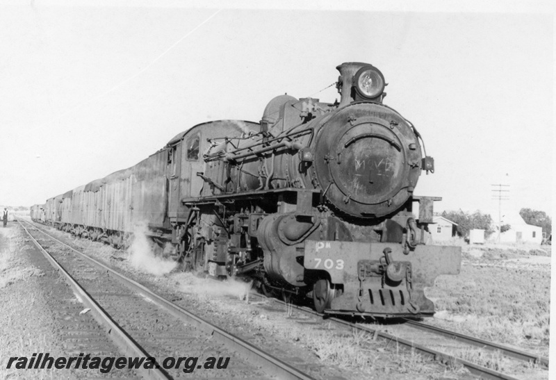 P17220
PM class 703, on goods train No 79 from Northam to Merredin, trackside buildings, Baandee, EGR line
