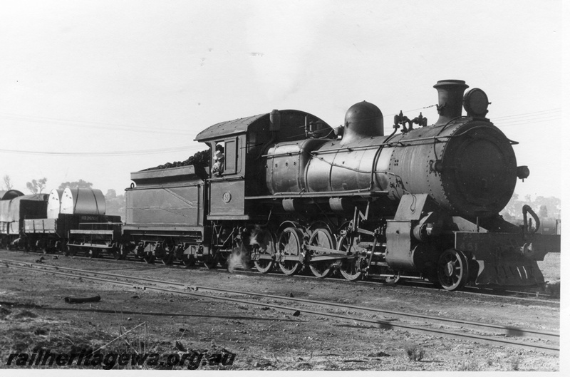 P17491
FS class 451 steam locomotive, with shunters float at rear, shunting at Collie. BN line. Side view of locomotive & tender.

