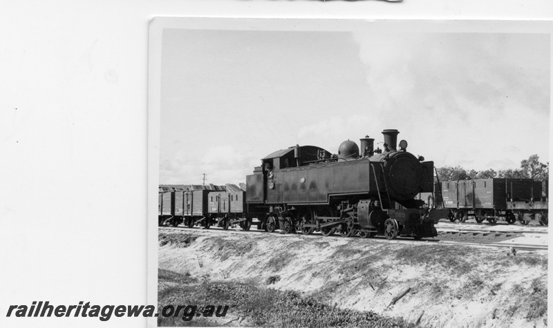 P17652
DM class 588 steam locomotive on a Kewdale shunt service at an Unknown location. Side view of locomotive.
