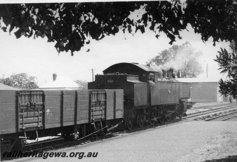 P17659
DD class 581 steam locomotive shunting at Cannington. SWR line. Note portion of RC medium sided open wagon behind locomotive.
