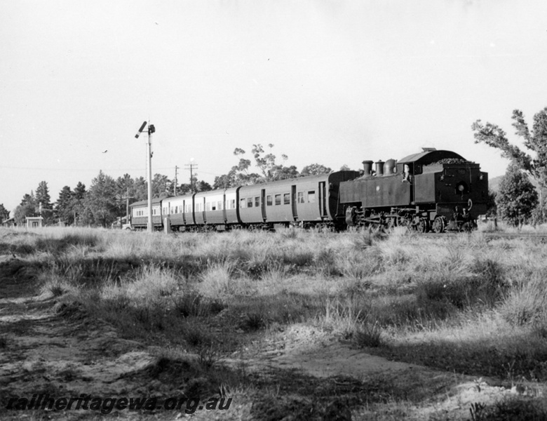 P17675
DD class 588, bunker first, on 4:50 pm Perth to Armadale passenger service,consist of an AKB class, AJ class, AJ class, AU class,  lower quadrant semaphore signal, south of Kelmscott, SWR line
