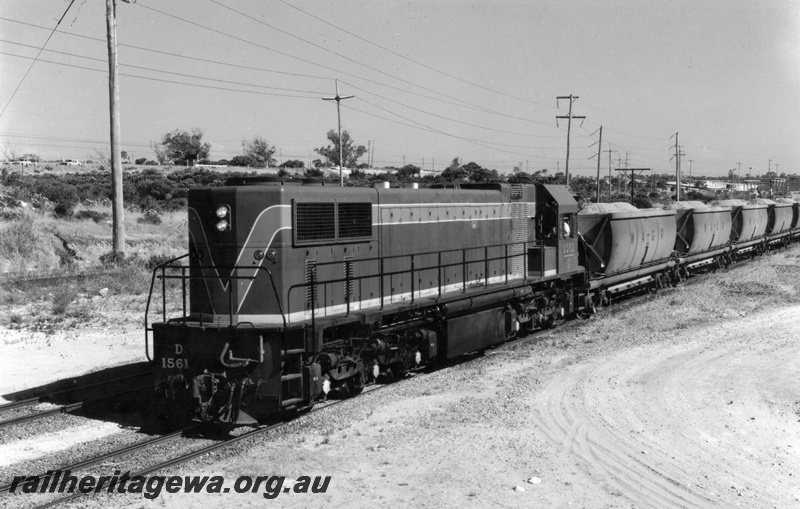 P18161
D class 1561, heading WAGR bauxite train, front and side view
