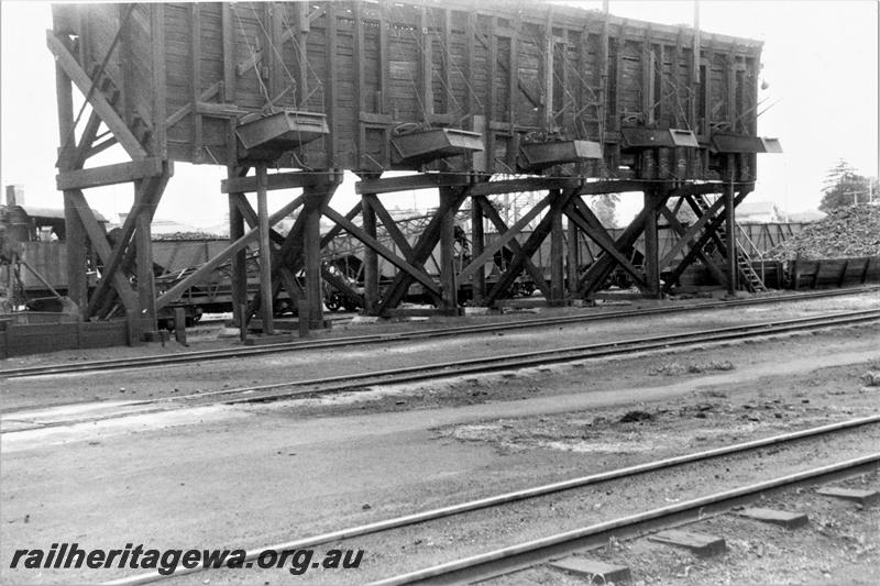 P21105
Coaling stage, chutes, staithe, coal train, tracks, East Perth running sheds, ER line, view from track level
