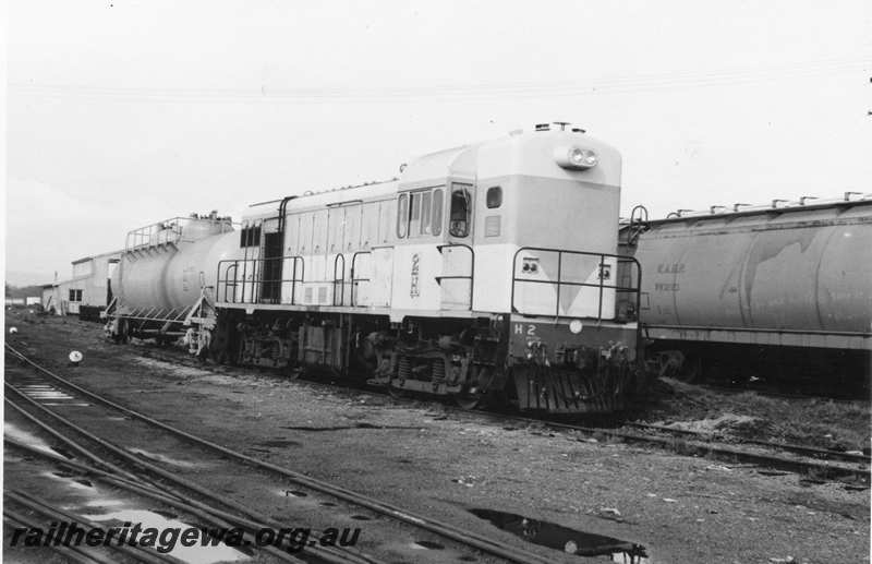P21645
H class 2, tanker wagons, points, shed, Midland, ER line, side and end view
