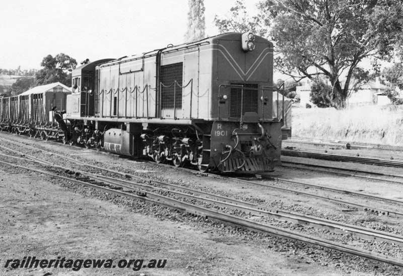P21727
R class 1901 fitted with side chains, in Bridgetown yard. PN line 
