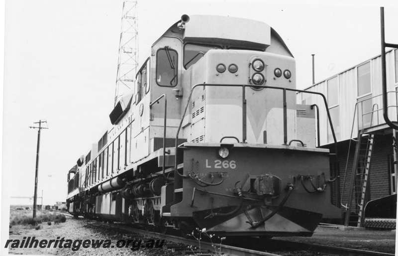 P21737
L class 263 at West Merredin locomotive depot. EGR line
