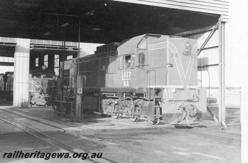 P21750
AA class 1517, XA class 1412 at West Merredin locomotive depot. EGR line.
