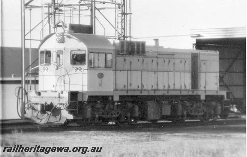 P21755
J class 105 at West Merredin locomotive depot. EGR line.
