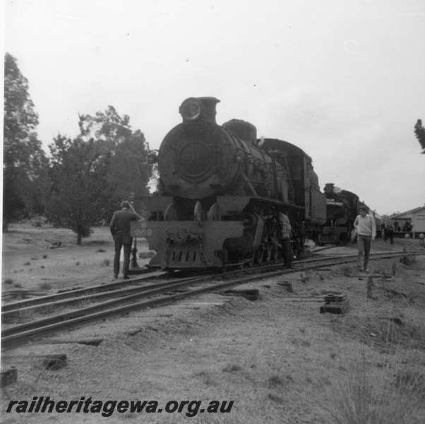 P21770
W class 958 and W class 943 ARHS Dwellingup tour. Locomotives shunting at Dwellingup. PN line. 
