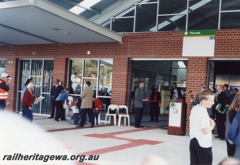 P22888
Thornlie Station - Premier Dr.G.Gallop cutting ribbon to officially open the station.
