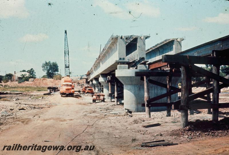 T00150
Concrete bridge, Northam, Standard Gauge Avon Valley line, under construction
