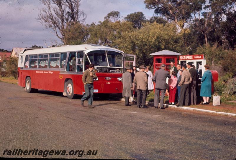 T00160
Railway Road Service bus, Walpole, on Bunbury-Albany run
