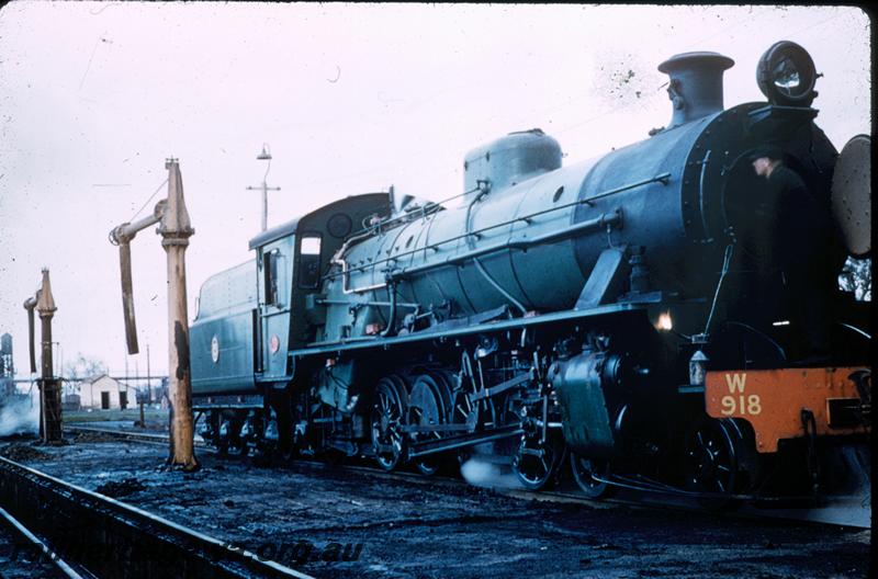 T00264
W class 918, water column, East Perth loco depot, cleaning out smoke box
