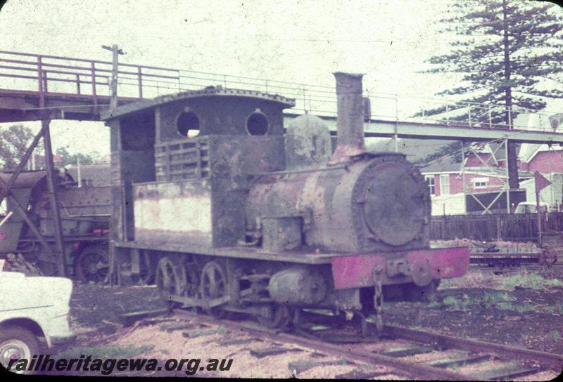 T00679
H class 18, Bunbury, side and front view, derelict condition.
