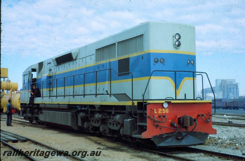 T00799
L class 258, Nth Fremantle, in original paint scheme
