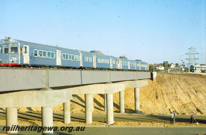 T00802
ADB/ADK class railcars, road underpass on Gt Eastern Highway, Rivervale, when new
